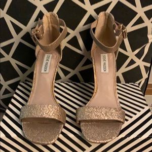Steve Madden Heels Gold Glitter!!